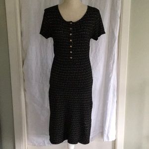 Agnes B short sleeved viscose dress. Size 2